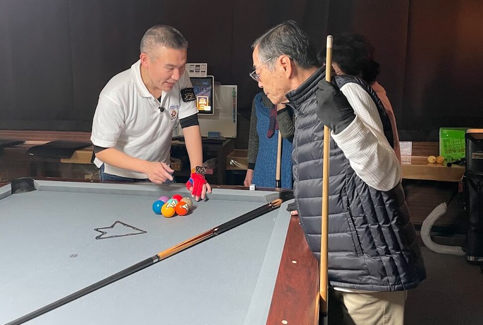 ビリヤード屋さんに行こう!